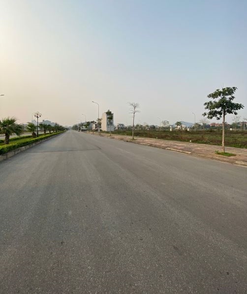 Cần bán lô đất đường 33m khu đô thị Nam Vĩnh Yên